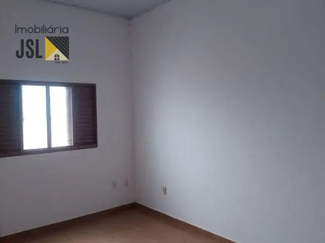 Casa com 1655m² 5 quartos e 3 banheiros, à venda, no bairro Sapé 1 em Caçapava