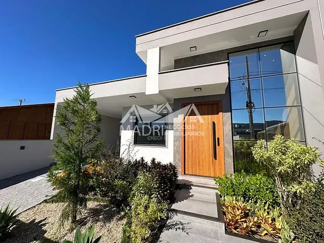 Casa com 230m² 3 quartos e 3 banheiros, à venda, no bairro Forquilhas em São José