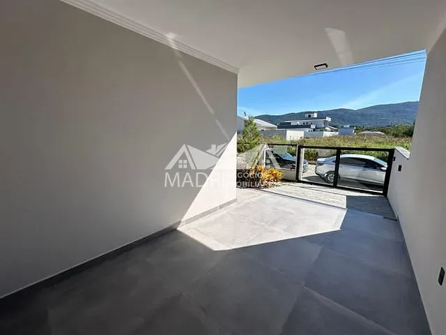 Casa com 230m² 3 quartos e 3 banheiros, à venda, no bairro Forquilhas em São José