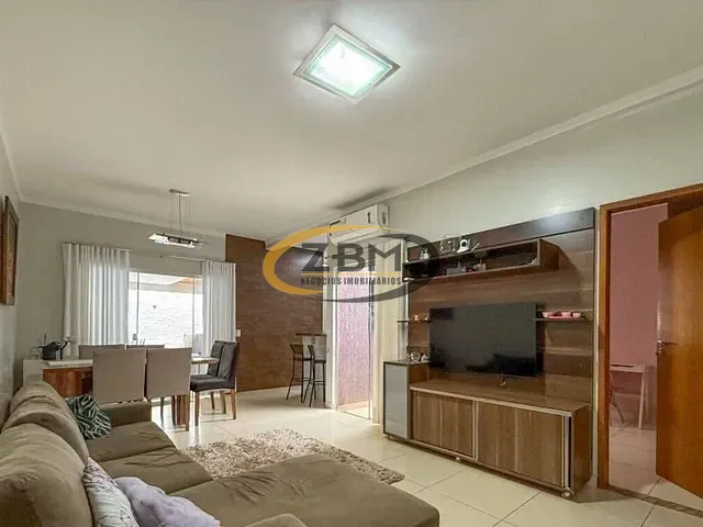 Casa com 192m² 3 quartos e 2 banheiros, à venda, no bairro Gleba Fazenda Palhano em Londrina