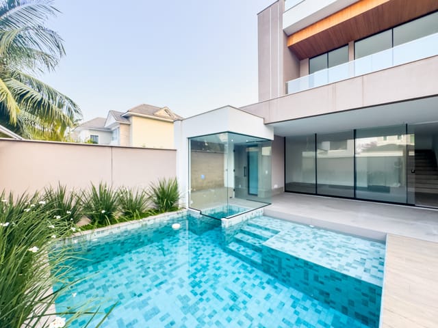 Casa 4 quartos e 6 banheiros, à venda, no bairro Recreio dos Bandeirantes em Rio de Janeiro