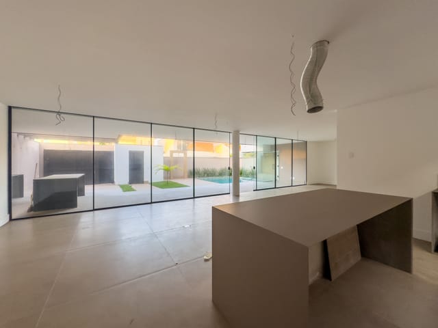 Casa 4 quartos e 6 banheiros, à venda, no bairro Recreio dos Bandeirantes em Rio de Janeiro