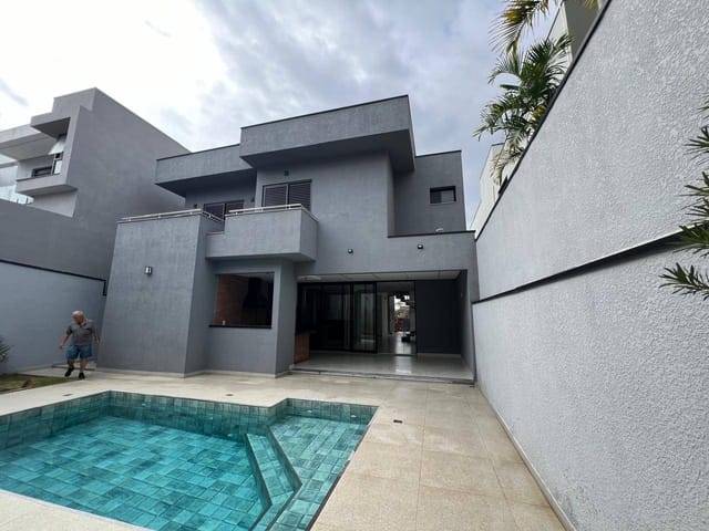 Casa com 360m² 4 quartos e 2 banheiros, à venda, no bairro Swiss Park em Campinas