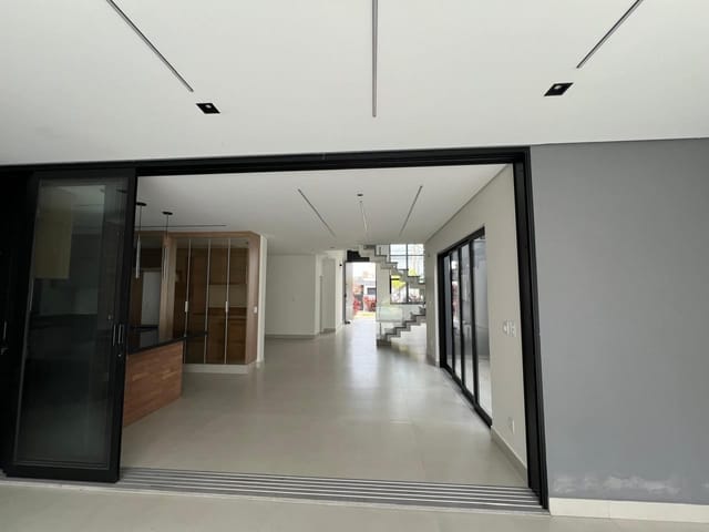 Casa com 360m² 4 quartos e 2 banheiros, à venda, no bairro Swiss Park em Campinas