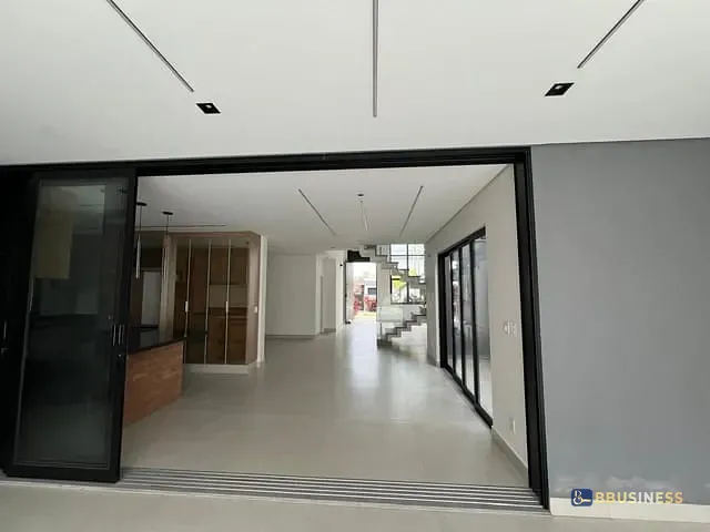 Casa com 360m² 4 quartos e 2 banheiros, à venda, no bairro Swiss Park em Campinas