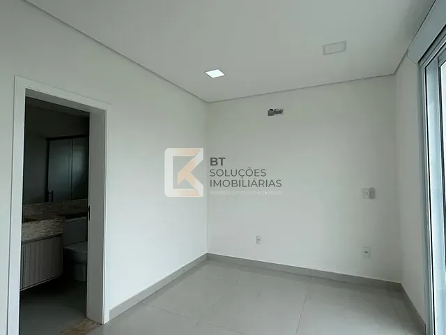 Casa com 300m² 3 quartos e 3 banheiros, à venda, no bairro Residencial Central Parque em Salto