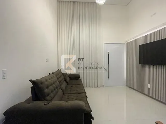 Casa com 300m² 3 quartos e 3 banheiros, à venda, no bairro Residencial Central Parque em Salto