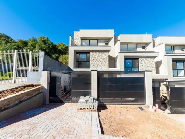 Casa com 200m² 3 quartos e 2 banheiros, à venda, no bairro Santo Inácio em Curitiba