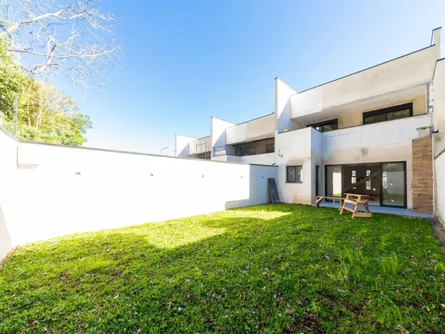 Casa com 200m² 3 quartos e 2 banheiros, à venda, no bairro Santo Inácio em Curitiba