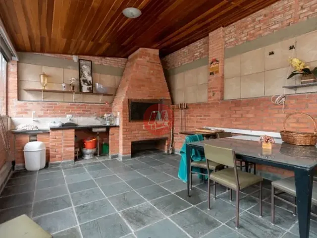 Casa com 300m² 3 quartos e 3 banheiros, à venda ou para alugar, no bairro Boa Vista em Porto Alegre