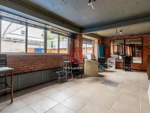 Casa com 300m² 3 quartos e 3 banheiros, à venda ou para alugar, no bairro Boa Vista em Porto Alegre