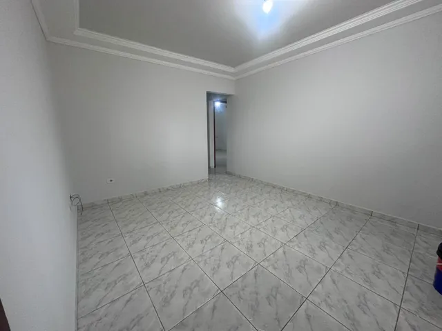 Casa 3 quartos e 2 banheiros, para alugar, no bairro Jardim Riviera em Cambé