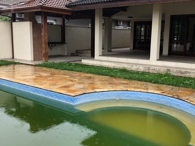 Casa com 700m² 3 quartos e 4 banheiros, à venda, no bairro Nossa Senhora do Perpétuo Socorro em Pindamonhangaba