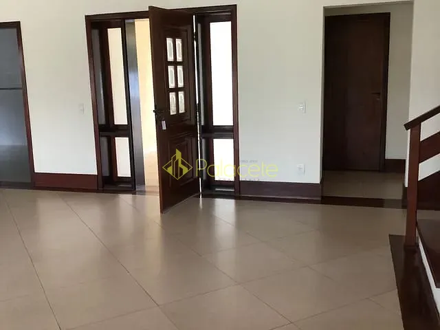 Casa com 700m² 3 quartos e 4 banheiros, à venda, no bairro Nossa Senhora do Perpétuo Socorro em Pindamonhangaba