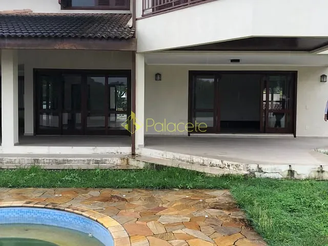 Casa com 700m² 3 quartos e 4 banheiros, à venda, no bairro Nossa Senhora do Perpétuo Socorro em Pindamonhangaba