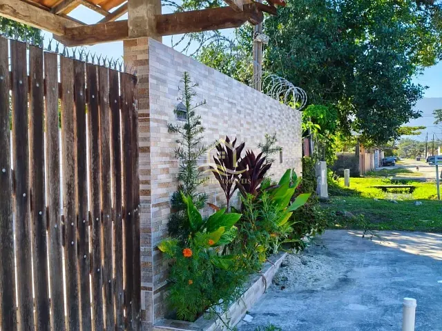 Casa 3 quartos e 2 banheiros, à venda, no bairro Boraceia em Bertioga
