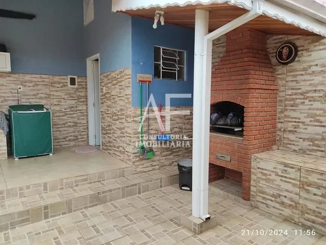 Casa com 250m² 3 quartos e 2 banheiros, à venda, no bairro Alto São Pedro em Taubaté