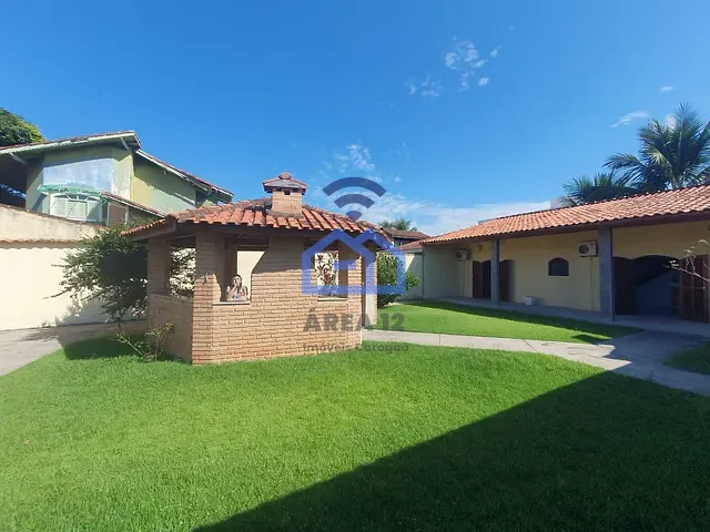 Casa 3 quartos e 3 banheiros, à venda, no bairro Jardim Britânia em Caraguatatuba