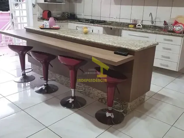 Casa com 250m² 4 quartos e 4 banheiros, à venda, no bairro Jardim Santa Filomena em Itatiba