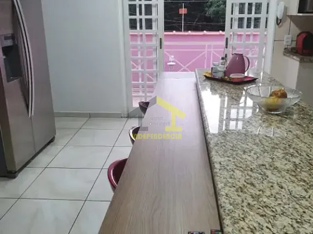Casa com 250m² 4 quartos e 4 banheiros, à venda, no bairro Jardim Santa Filomena em Itatiba