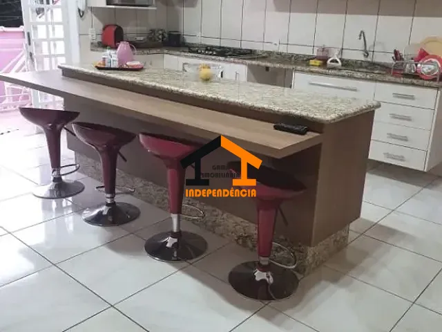 Casa com 250m² 4 quartos e 4 banheiros, à venda, no bairro Jardim Santa Filomena em Itatiba