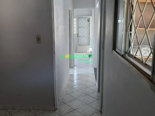 Casa com 300m² 2 quartos e 1 banheiro, à venda, no bairro Parque Industrial em São José dos Campos