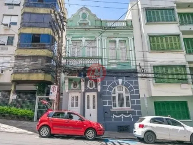 Casa com 130m² 3 quartos e 2 banheiros, para alugar, no bairro Floresta em Porto Alegre