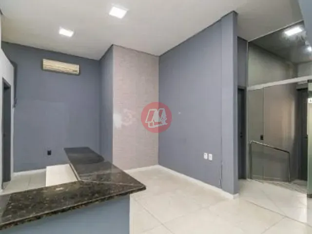 Casa com 130m² 3 quartos e 2 banheiros, para alugar, no bairro Floresta em Porto Alegre