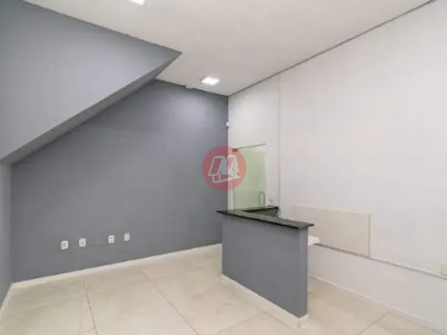 Casa com 130m² 3 quartos e 2 banheiros, para alugar, no bairro Floresta em Porto Alegre