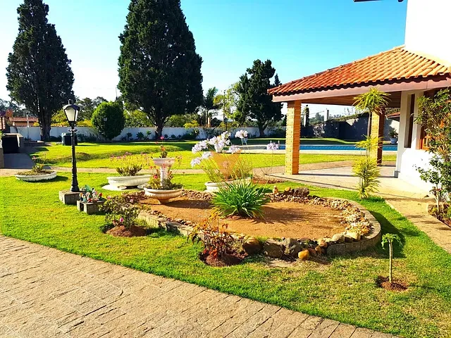 Casa 6 quartos e 7 banheiros, à venda ou para alugar, no bairro Granja Viana II em Cotia