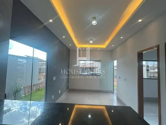 Casa 3 quartos e 2 banheiros, à venda, no bairro Jardim Decolores em Trindade