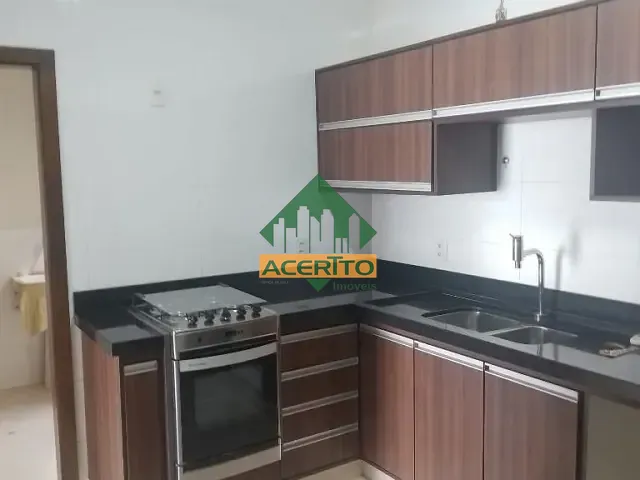 Casa com 300m² 3 quartos e 3 banheiros, à venda, no bairro Pinheiros em Araçatuba