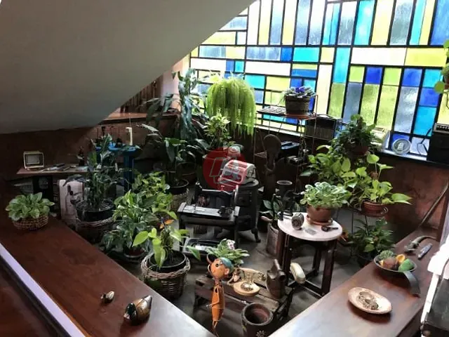 Casa com 920m² 5 quartos e 4 banheiros, à venda ou para alugar, no bairro Jardim Isabel em Porto Alegre