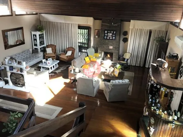 Casa com 920m² 5 quartos e 4 banheiros, à venda ou para alugar, no bairro Jardim Isabel em Porto Alegre