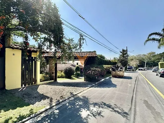 Casa 5 quartos e 5 banheiros, à venda, no bairro Parque Ideal em Carapicuíba