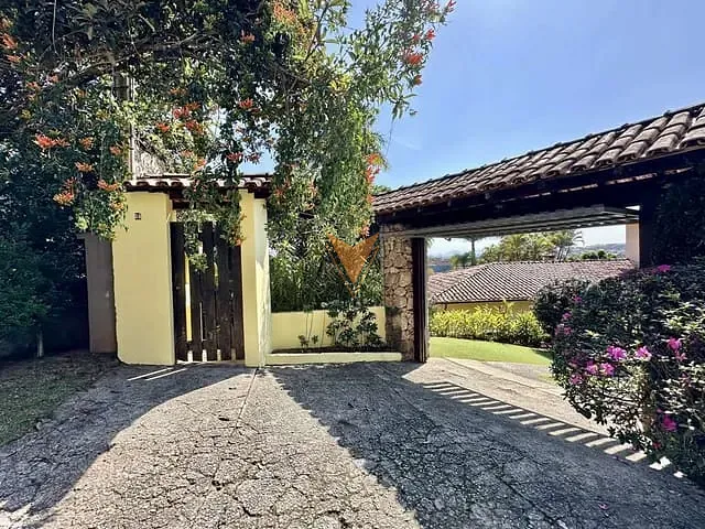 Casa 5 quartos e 5 banheiros, à venda, no bairro Parque Ideal em Carapicuíba