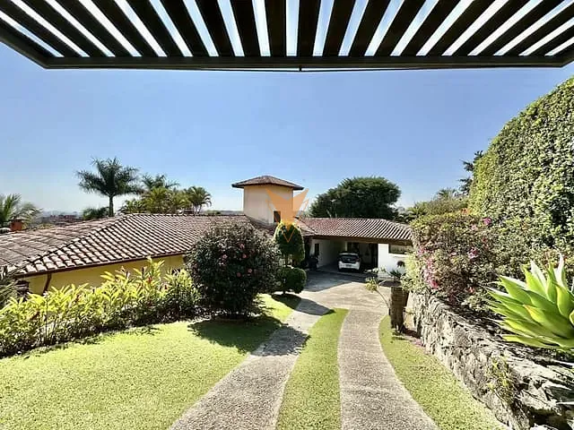 Casa 5 quartos e 5 banheiros, à venda, no bairro Parque Ideal em Carapicuíba