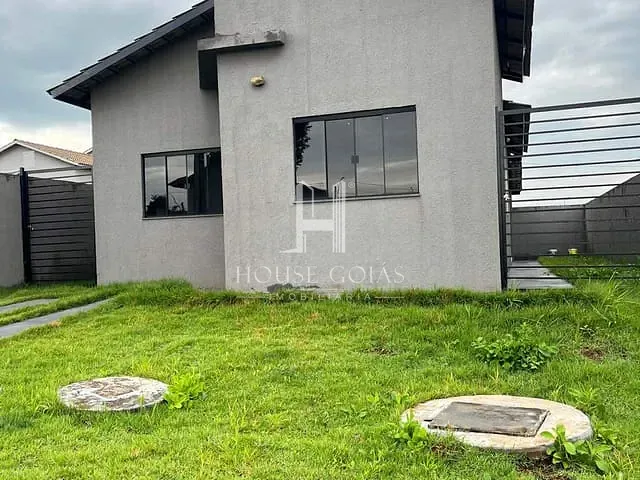 Casa 3 quartos e 2 banheiros, à venda, no bairro Jardim Decolores em Trindade
