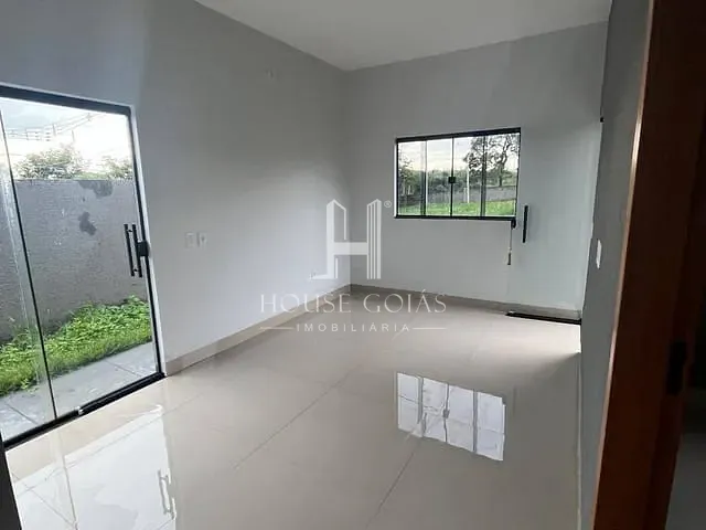 Casa 3 quartos e 2 banheiros, à venda, no bairro Jardim Decolores em Trindade