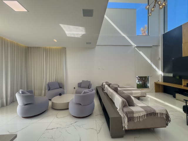 Casa com 530m² 6 quartos e 8 banheiros, à venda, no bairro Recreio dos Bandeirantes em Rio de Janeiro