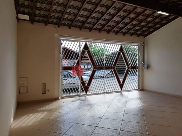 Casa com 215m², à venda, no bairro Alto do Cardoso em Pindamonhangaba
