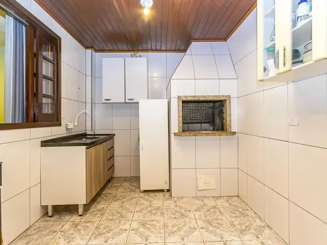 Casa 3 quartos e 1 banheiro, à venda, no bairro Fazendinha em Curitiba