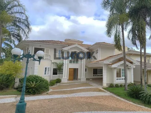 Casa com 680m² 3 quartos e 5 banheiros, à venda, no bairro Chácaras Silvania em Valinhos
