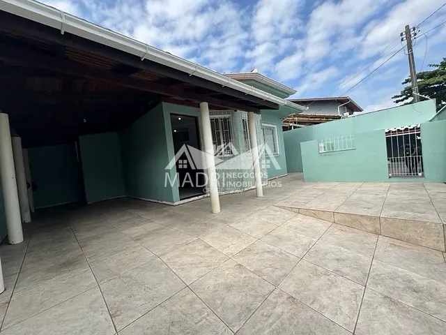 Casa com 200m² 3 quartos e 2 banheiros, à venda, no bairro Madri em Palhoça