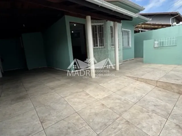 Casa com 200m² 3 quartos e 2 banheiros, à venda, no bairro Madri em Palhoça