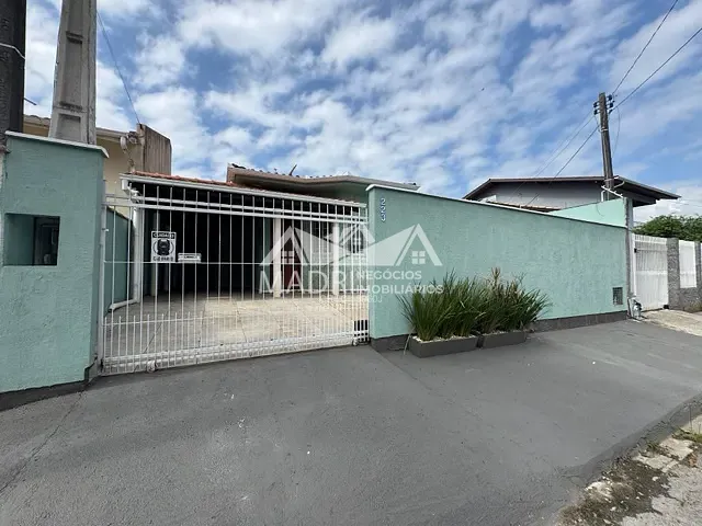 Casa com 200m² 3 quartos e 2 banheiros, à venda, no bairro Madri em Palhoça