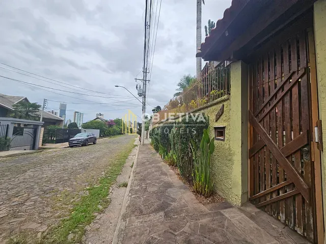 Casa com 661m² 3 quartos e 2 banheiros, à venda, no bairro Guarani em Novo Hamburgo