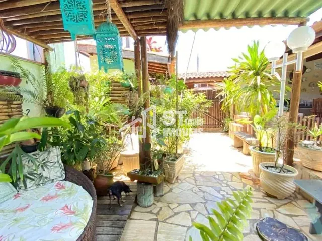 Casa com 310m² 3 quartos e 2 banheiros, à venda, no bairro Perequê-Açu em Ubatuba