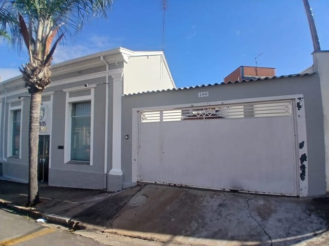 Casa com 117m² 2 quartos e 2 banheiros, para alugar, no bairro Centro em São João da Boa Vista