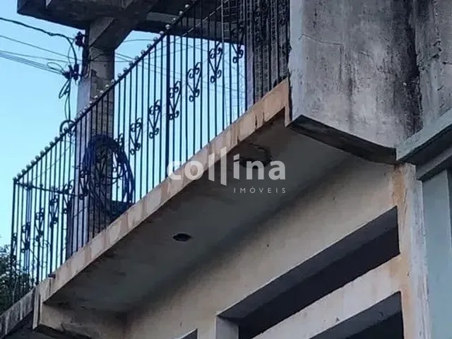 Casa 5 quartos e 4 banheiros, à venda, no bairro Vila Menk em Carapicuíba